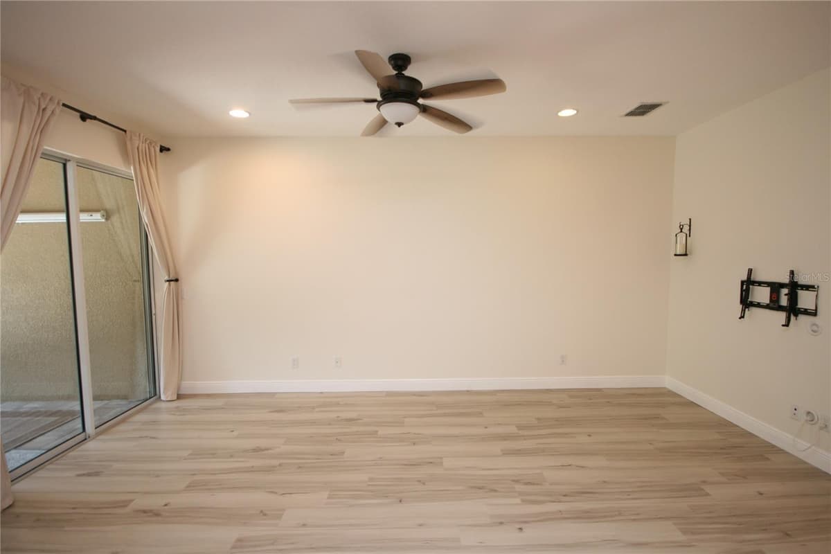 1504 MERLOT COURT — photo 8 of 48