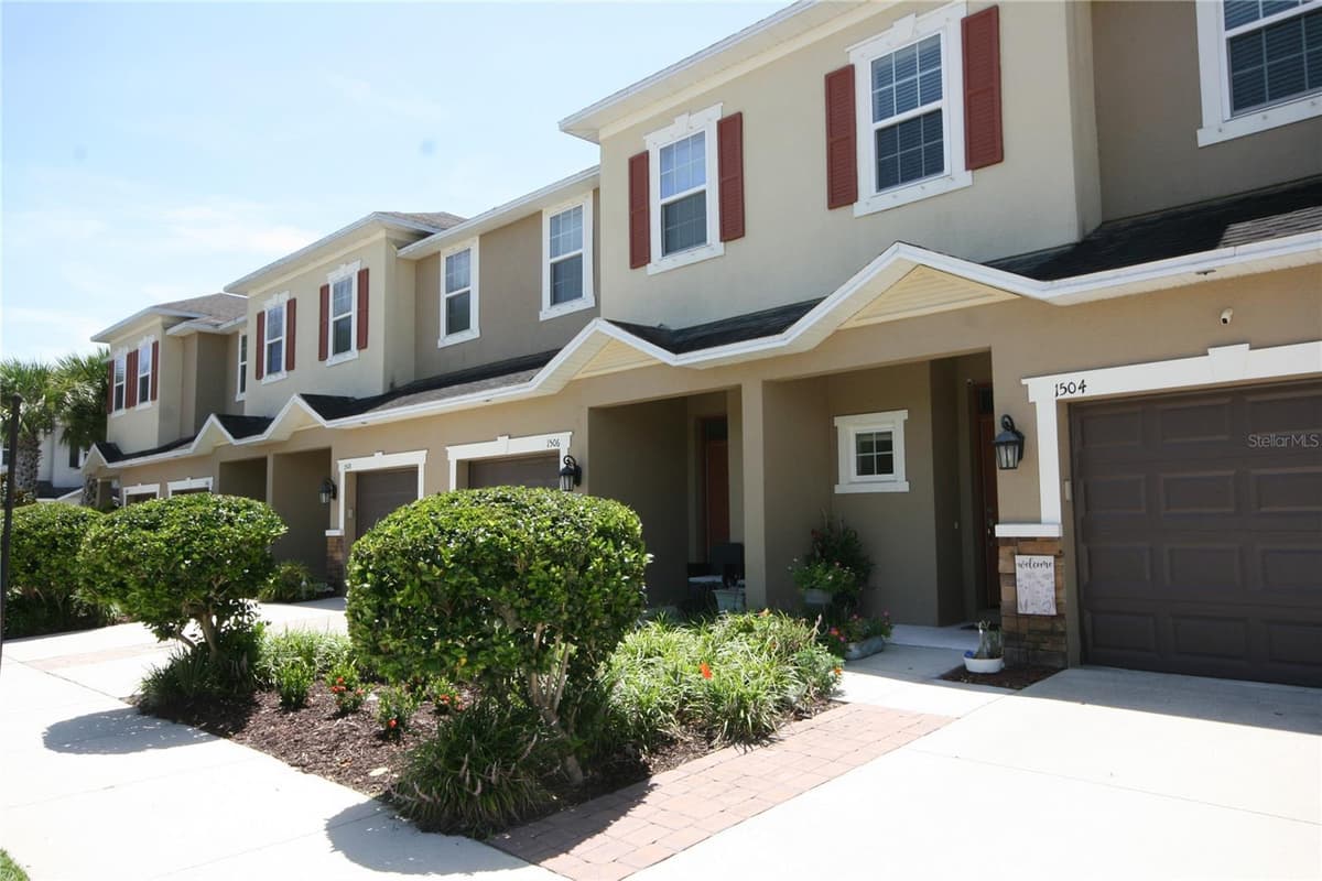 1504 MERLOT COURT — photo 42 of 48