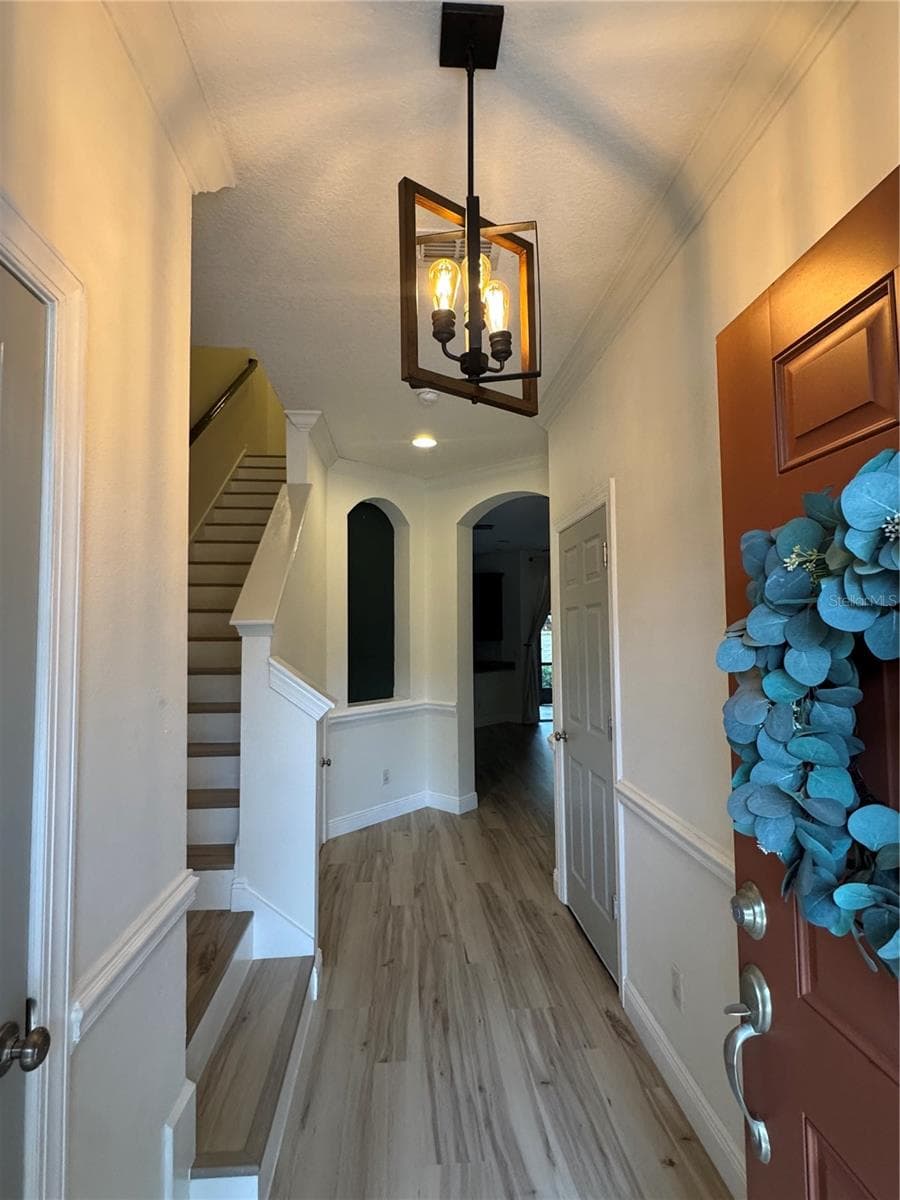 1504 MERLOT COURT — photo 4 of 48
