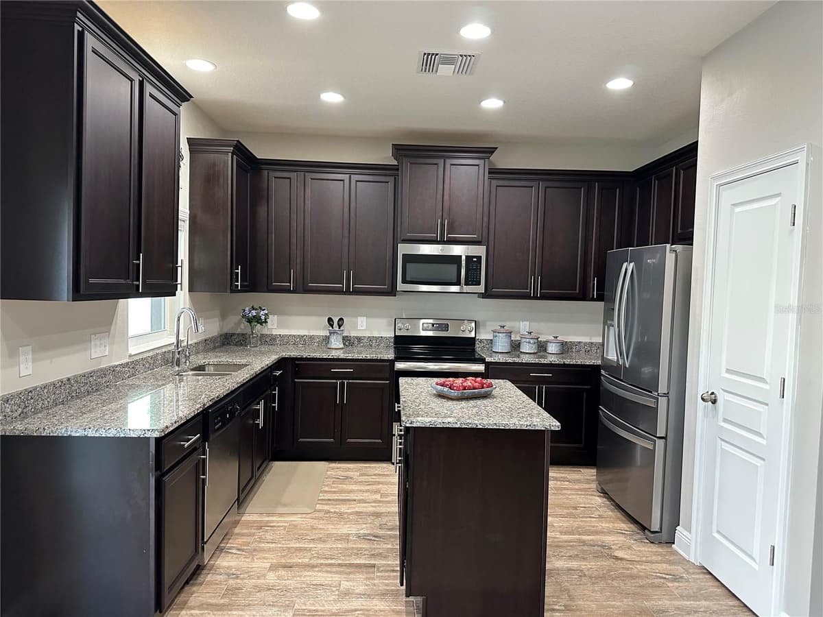 3313 WALNUT STREET — photo 2 of 23