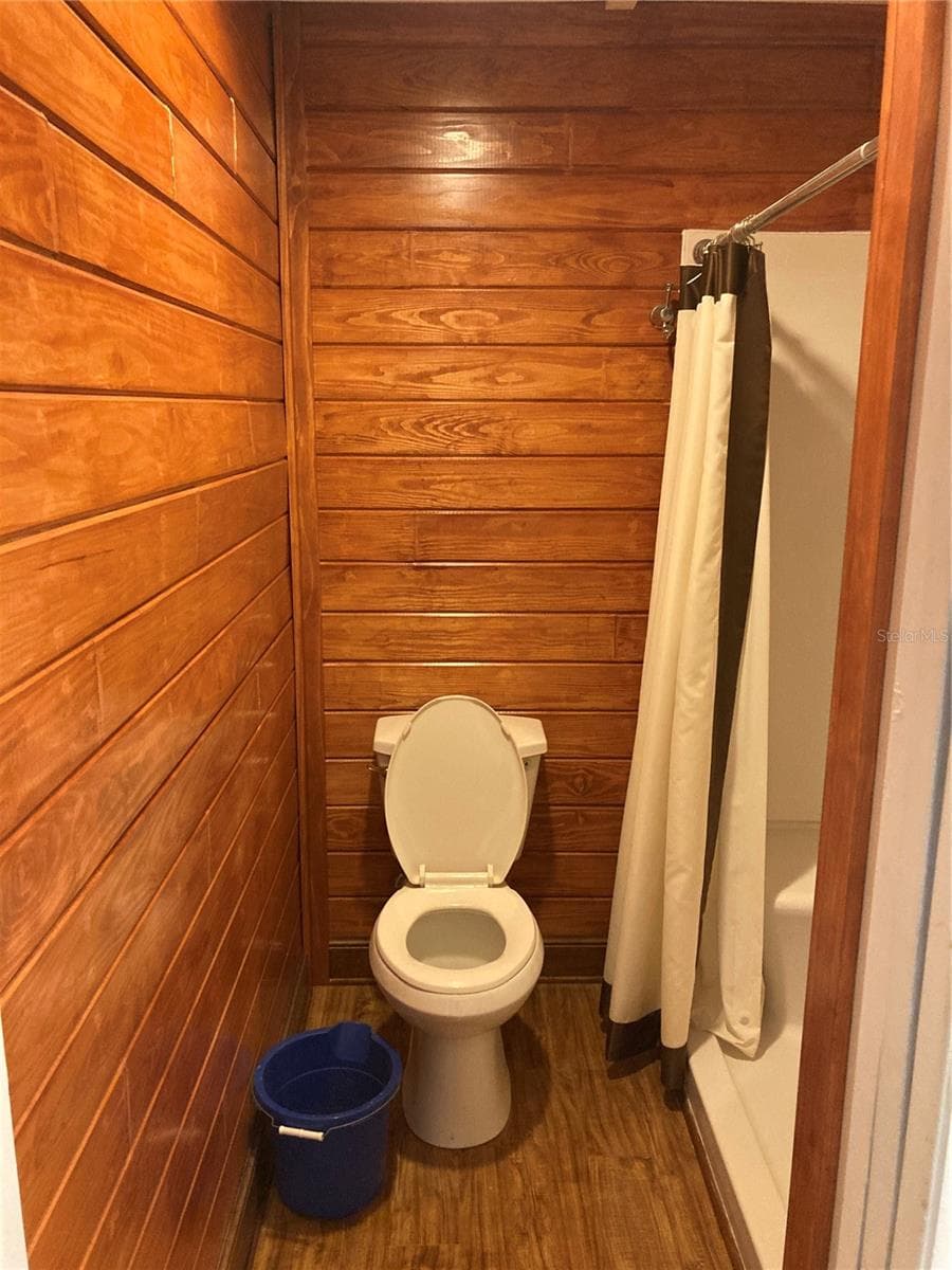 8014 PEACH DRIVE — photo 16 of 20