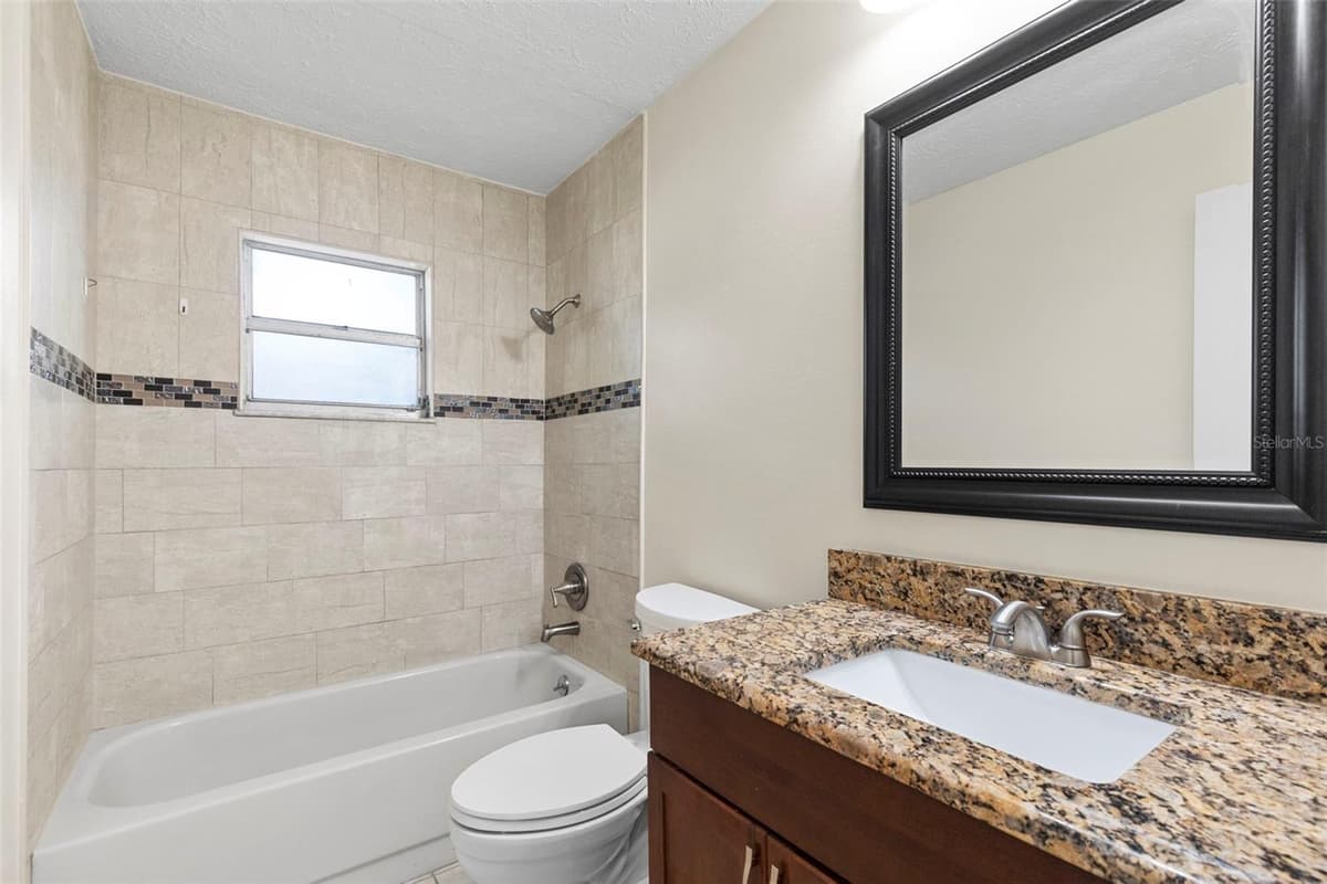 8904 FLORA STREET — photo 23 of 60