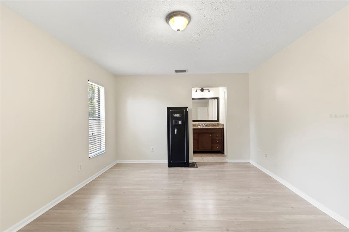 8904 FLORA STREET — photo 36 of 60