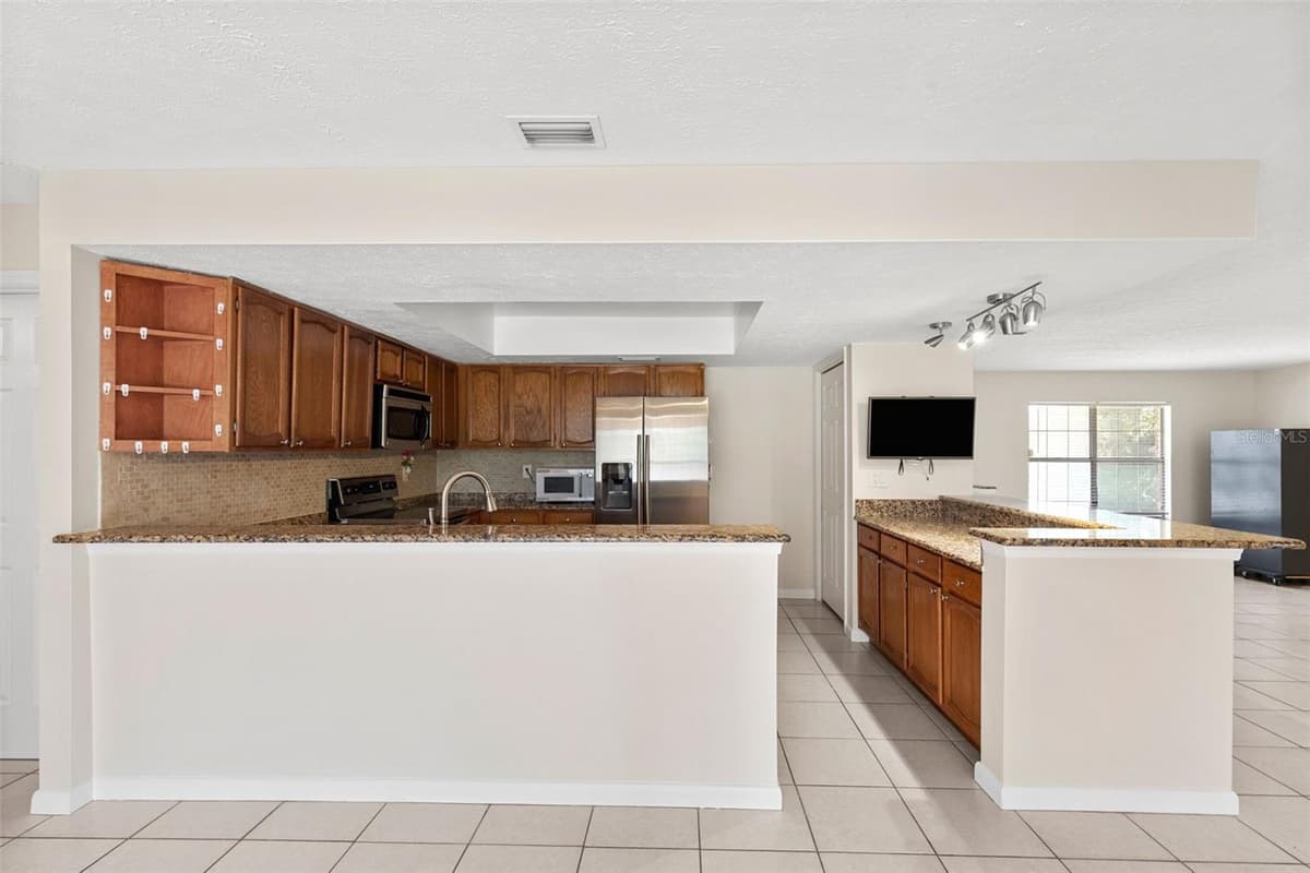8904 FLORA STREET — photo 33 of 60
