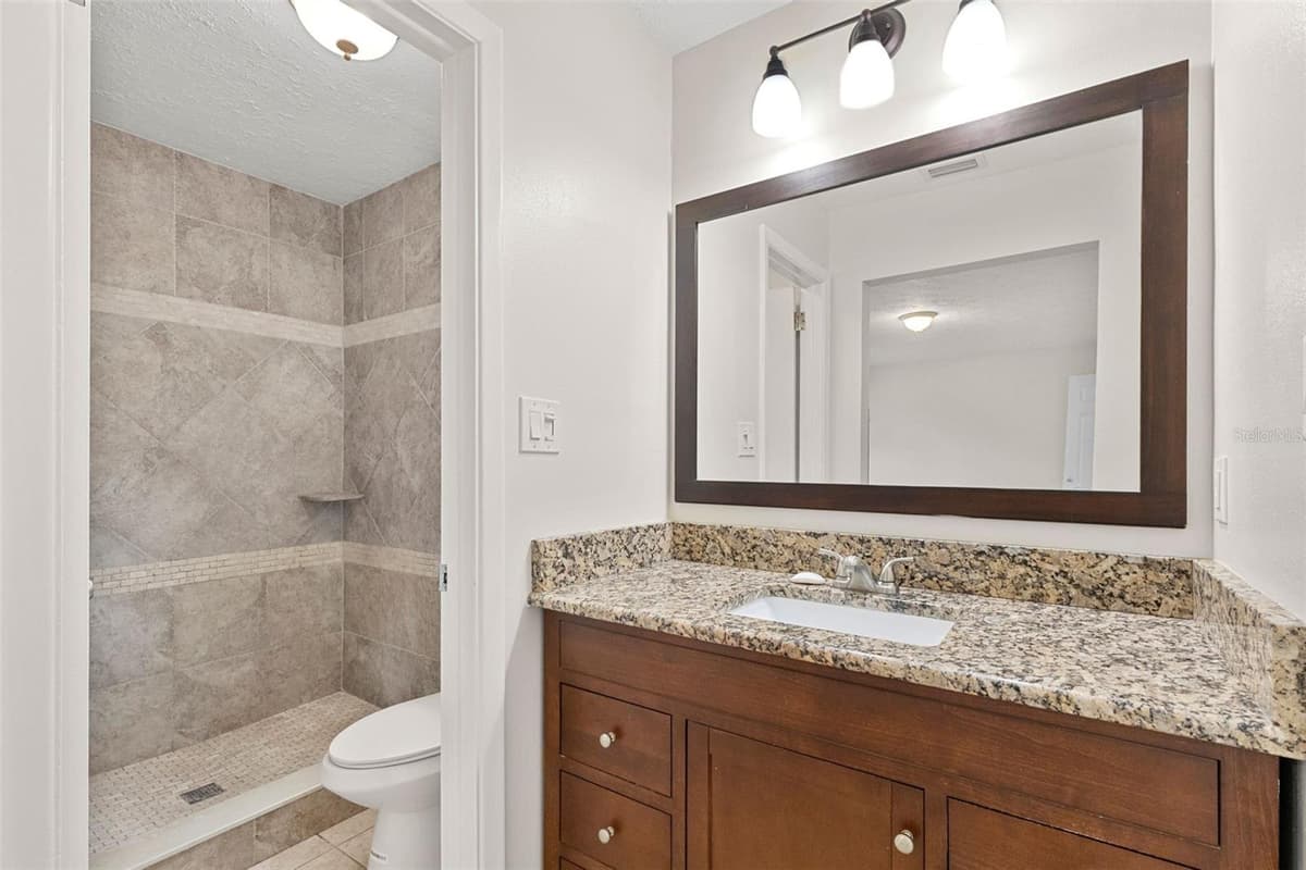 8904 FLORA STREET — photo 38 of 60