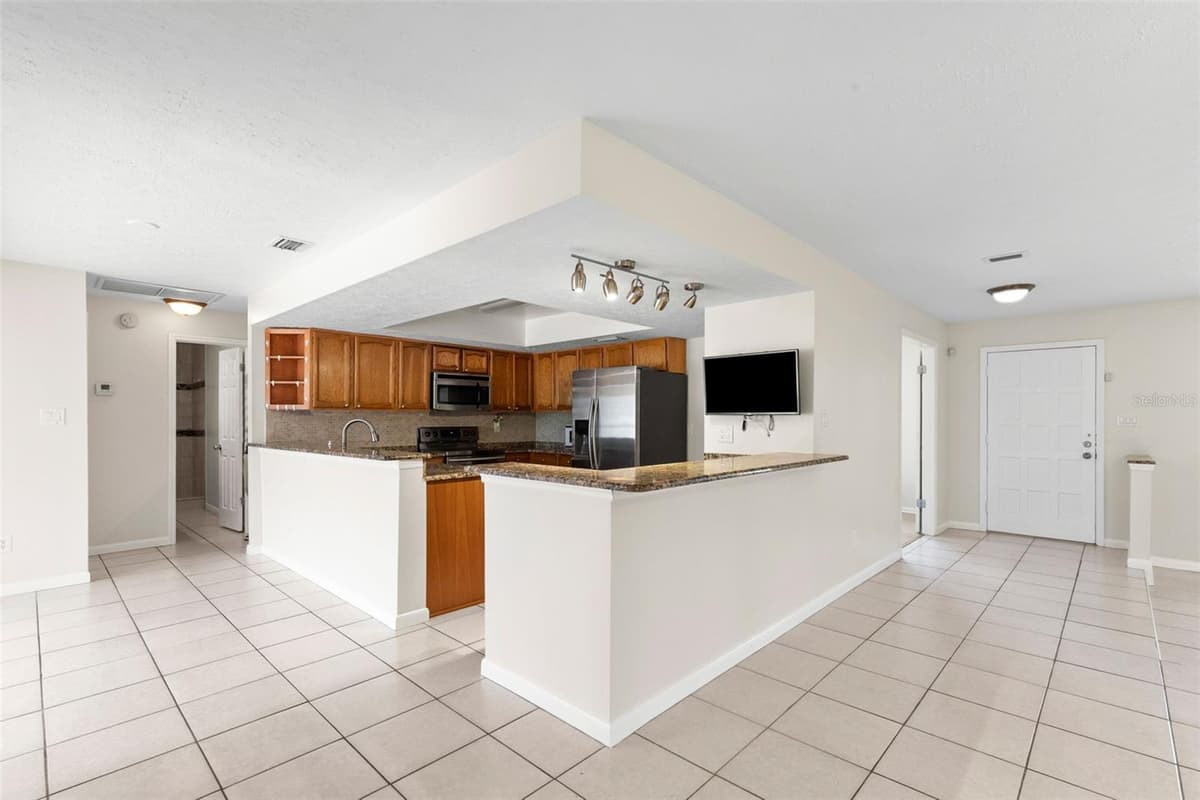 8904 FLORA STREET — photo 17 of 60
