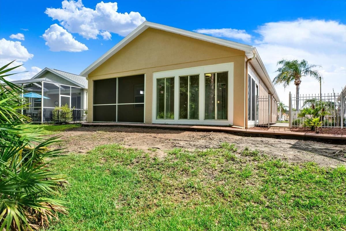 21054 DIAMONTE DR — photo 39 of 44