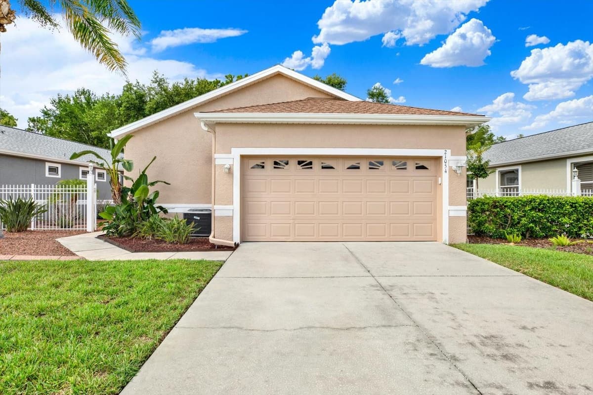 21054 DIAMONTE DR — photo 13 of 44