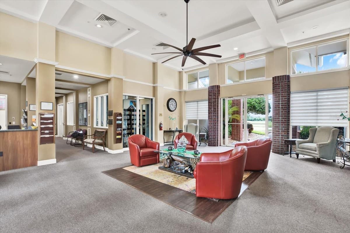 21054 DIAMONTE DR — photo 31 of 44
