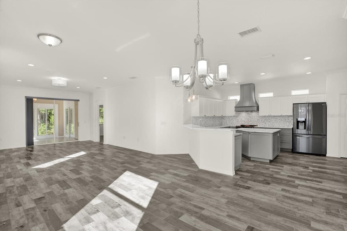 21054 DIAMONTE DR — photo 43 of 44