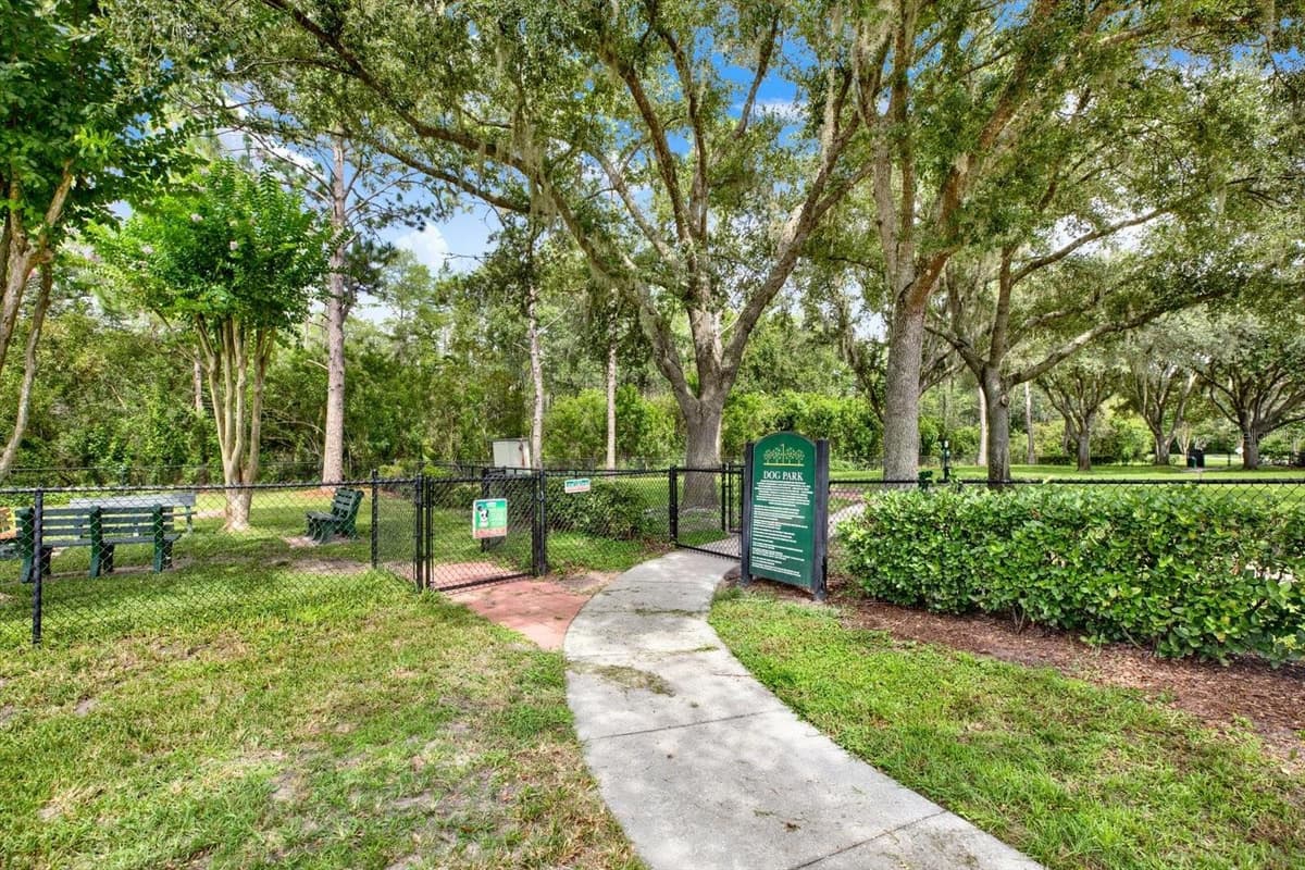 21054 DIAMONTE DR — photo 32 of 44