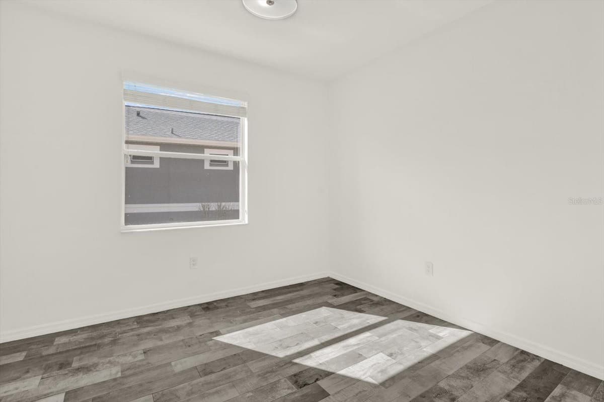 21054 DIAMONTE DR — photo 35 of 44