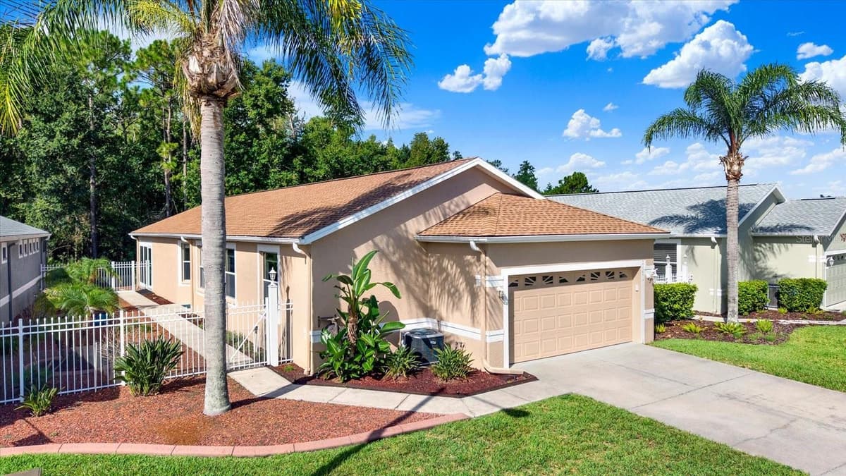 21054 DIAMONTE DR — photo 10 of 44