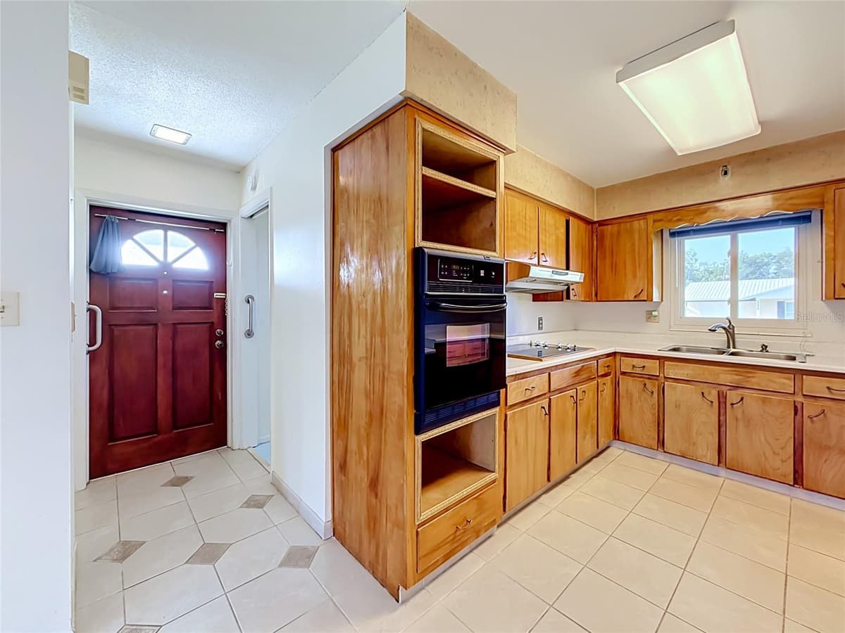 13225 COUNTRY CLUB DRIVE — photo 17 of 60
