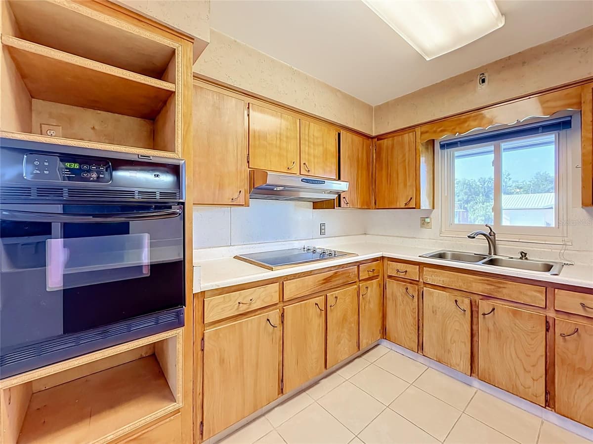13225 COUNTRY CLUB DRIVE — photo 18 of 60