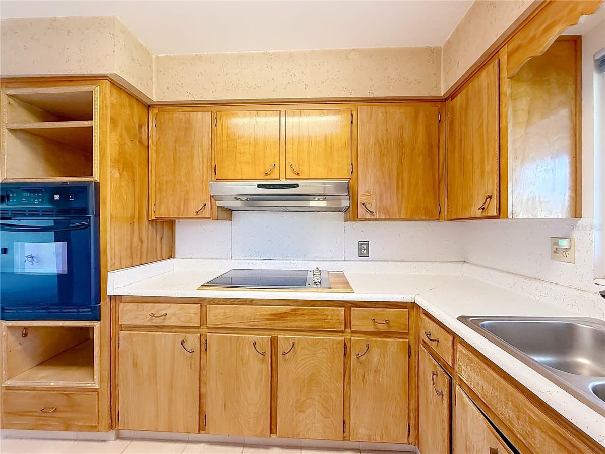 13225 COUNTRY CLUB DRIVE — photo 20 of 60