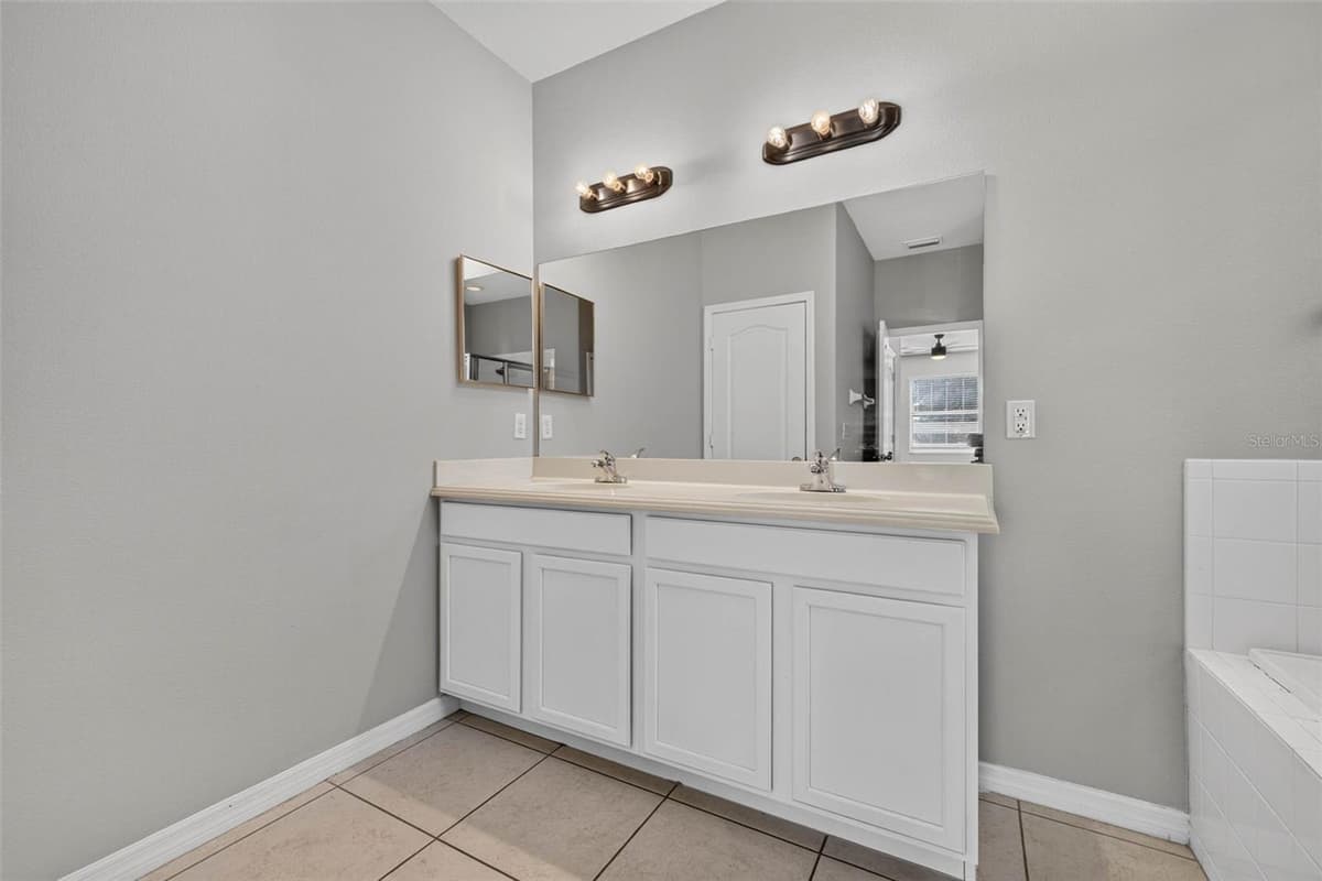 14013 HOLLOW LEAF PLACE — photo 13 of 24