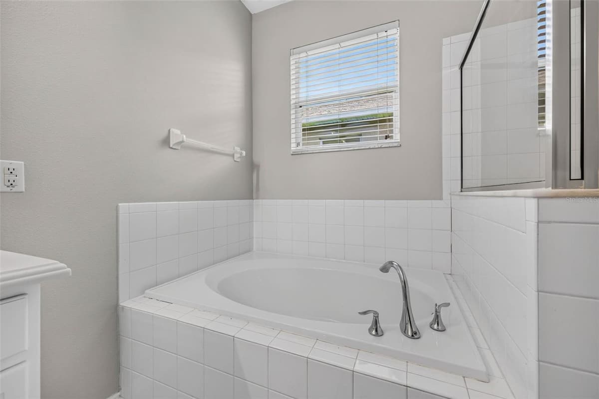 14013 HOLLOW LEAF PLACE — photo 14 of 24