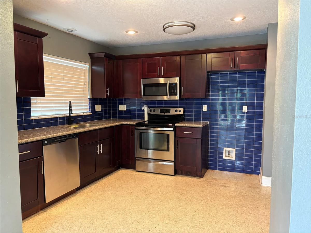 2050 HIGH RIDGE DRIVE — photo 5 of 15