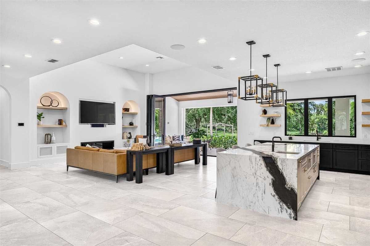 2525 TEMPLE DRIVE — photo 7 of 51