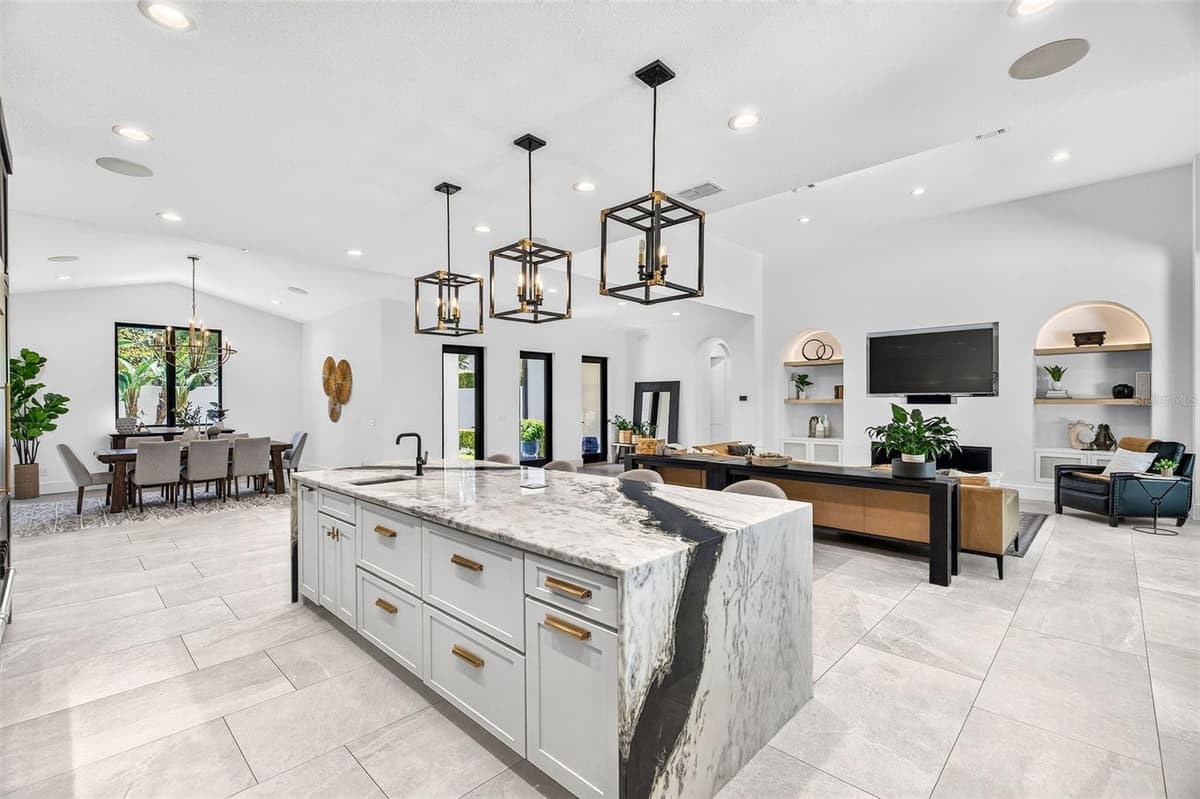 2525 TEMPLE DRIVE — photo 14 of 51