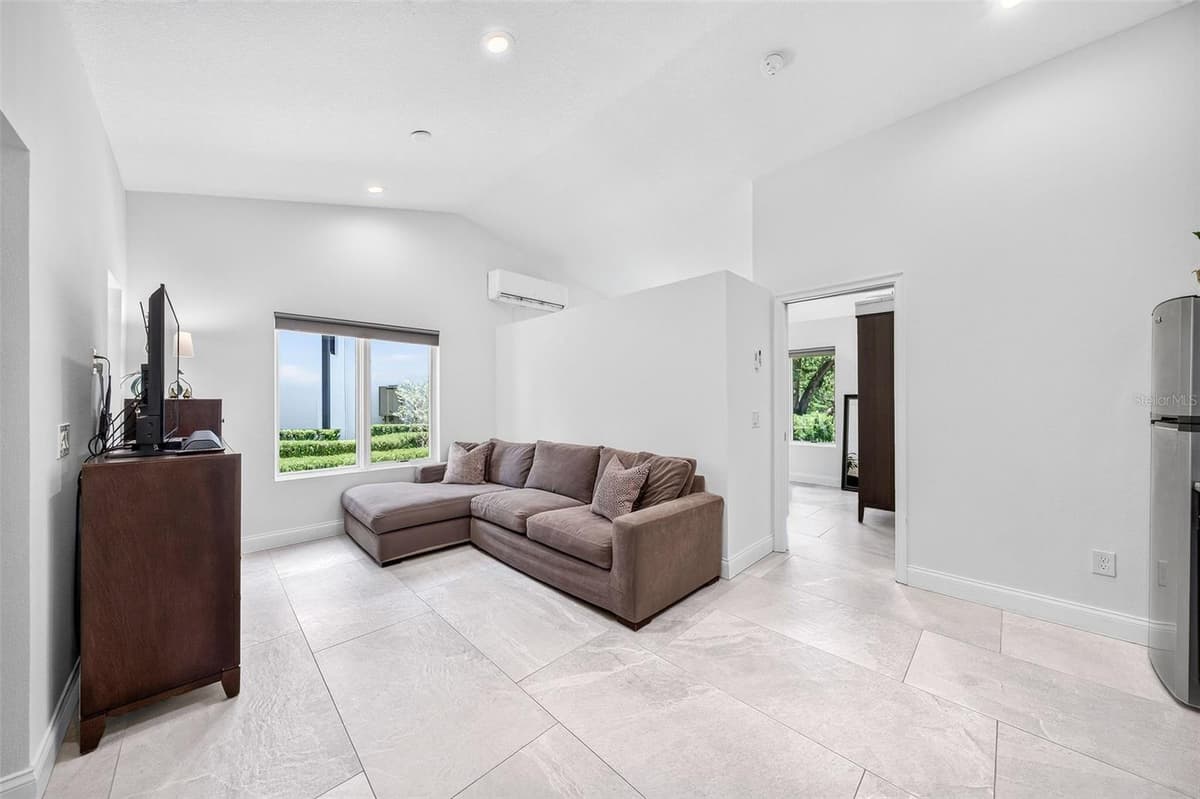 2525 TEMPLE DRIVE — photo 36 of 51