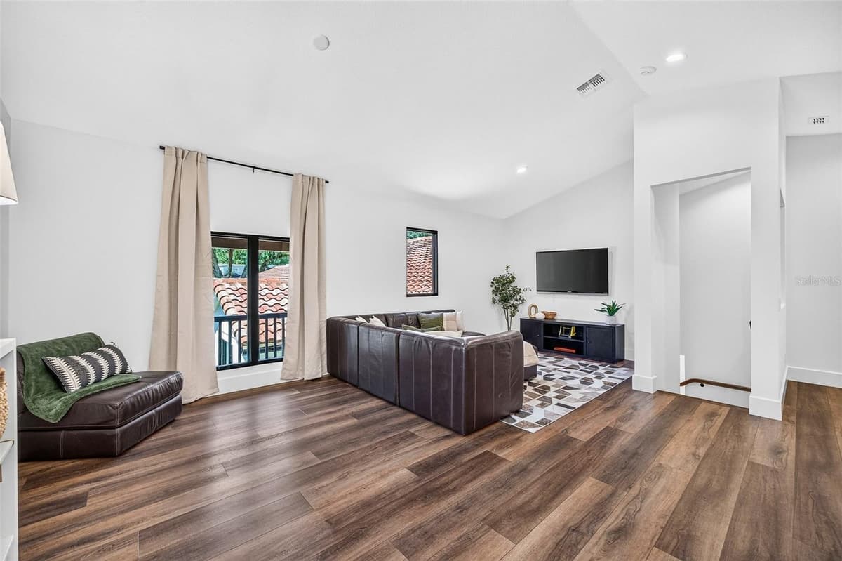 2525 TEMPLE DRIVE — photo 32 of 51