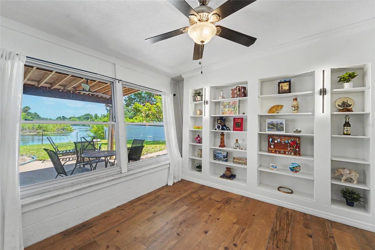 8879 LAKEWOOD DRIVE — photo 9 of 49