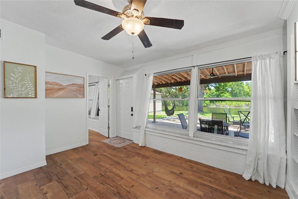 8879 LAKEWOOD DRIVE — photo 23 of 49