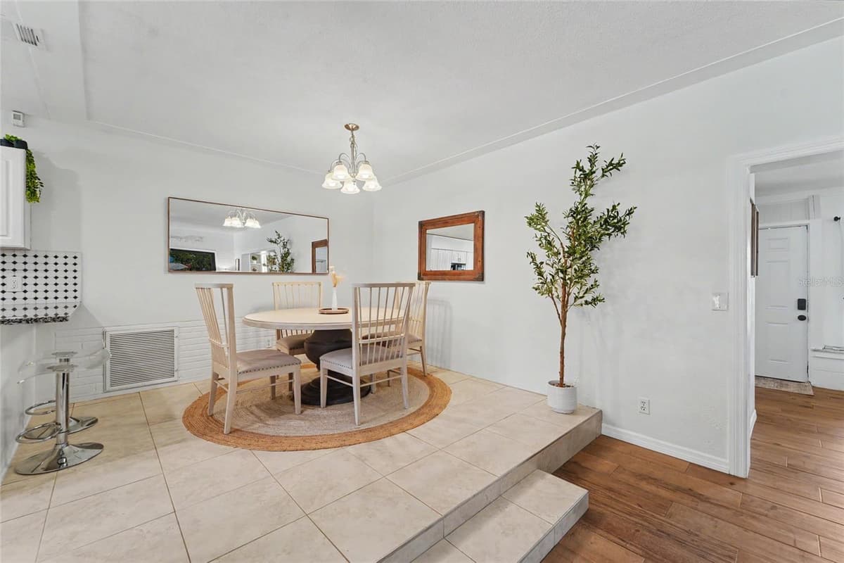 8879 LAKEWOOD DRIVE — photo 11 of 49