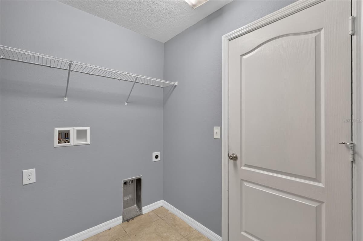 2465 BEGONIA STREET — photo 23 of 30