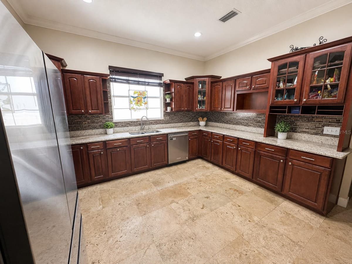 3517 HAINES ROAD — photo 4 of 25