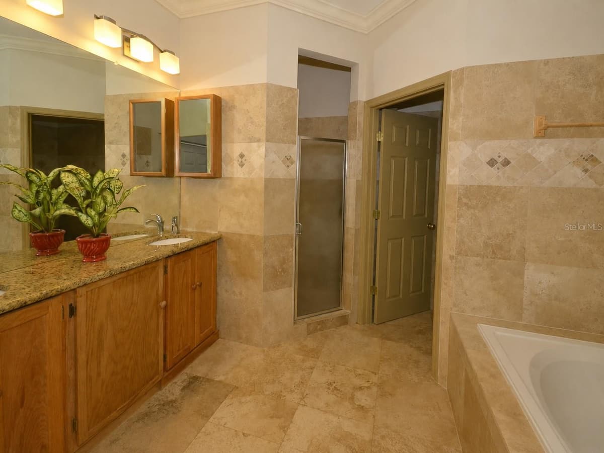 3517 HAINES ROAD — photo 10 of 25