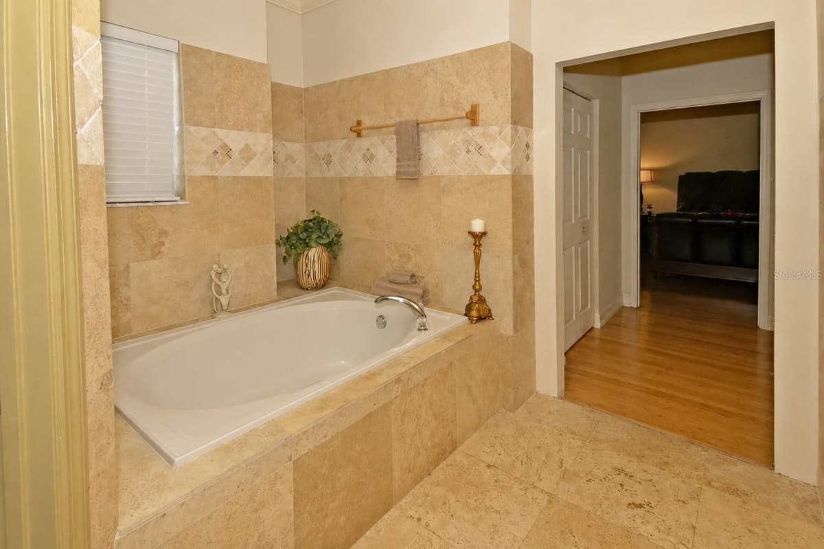 3517 HAINES ROAD — photo 9 of 25