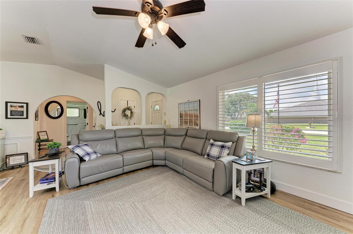 18565 EDGEWATER DRIVE — photo 7 of 38