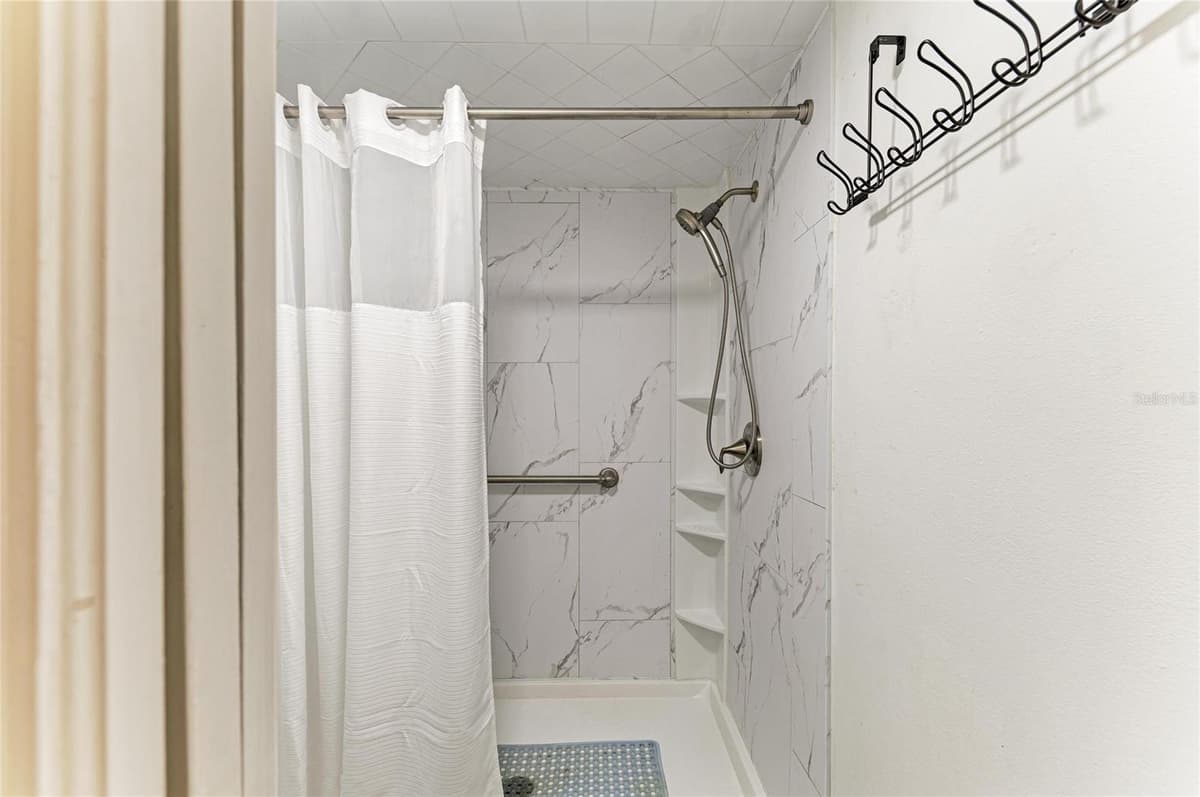 18565 EDGEWATER DRIVE — photo 21 of 38