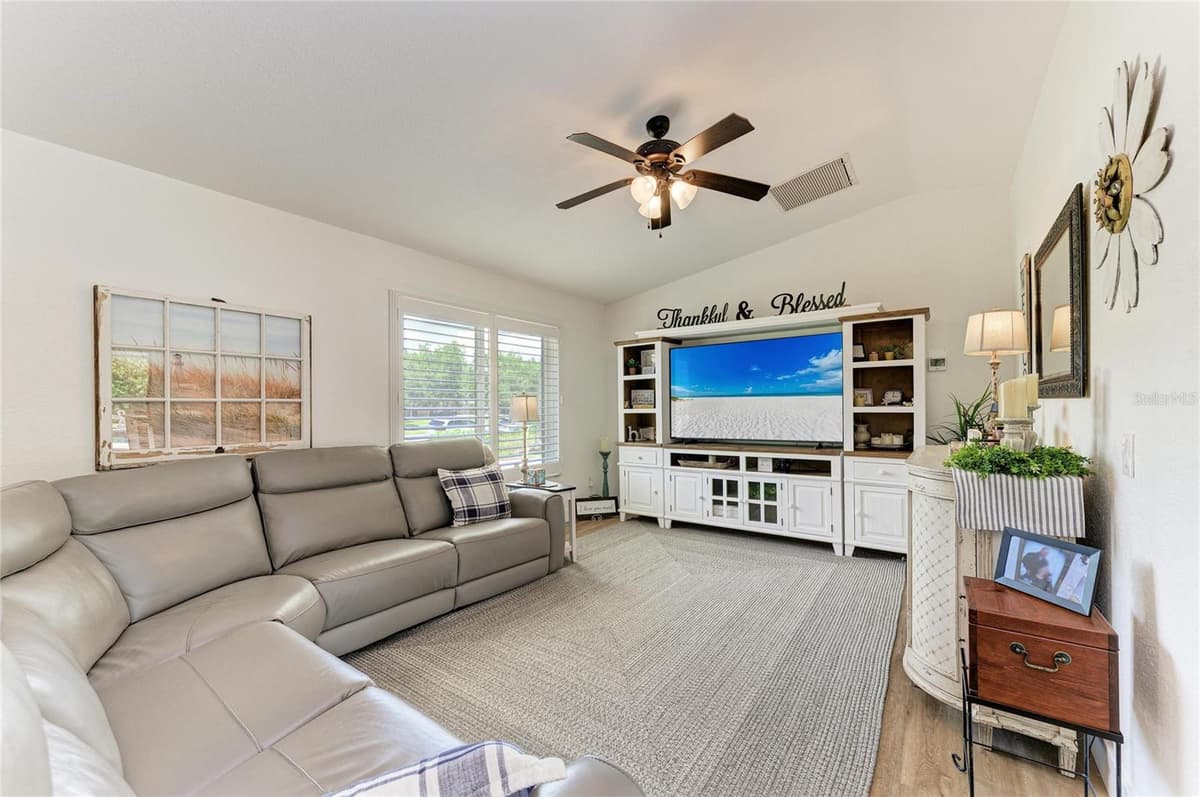 18565 EDGEWATER DRIVE — photo 5 of 38