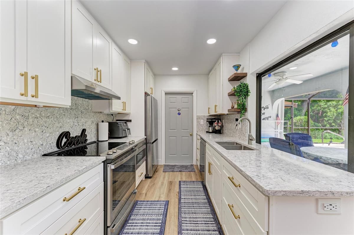 18565 EDGEWATER DRIVE — photo 9 of 38