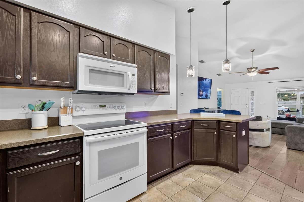 544 TORTOLA AVENUE — photo 16 of 37