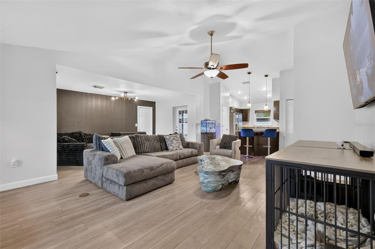 544 TORTOLA AVENUE — photo 8 of 37