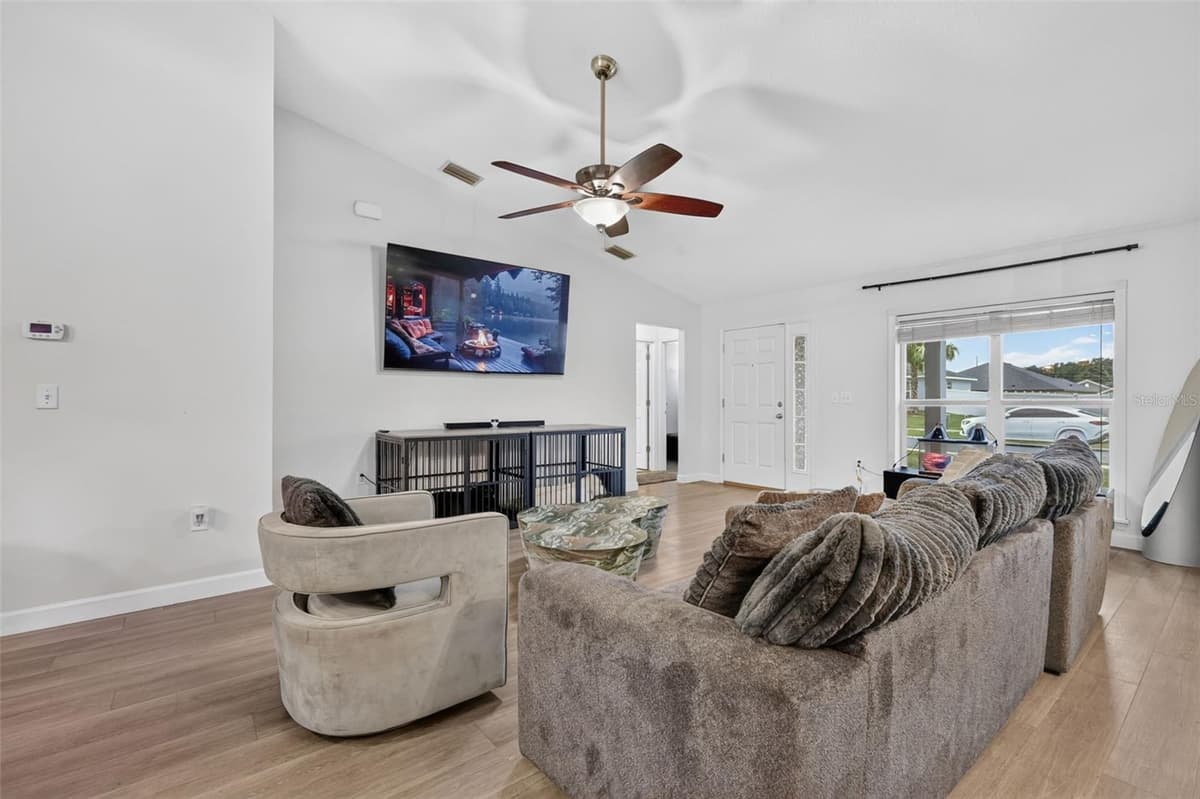 544 TORTOLA AVENUE — photo 9 of 37