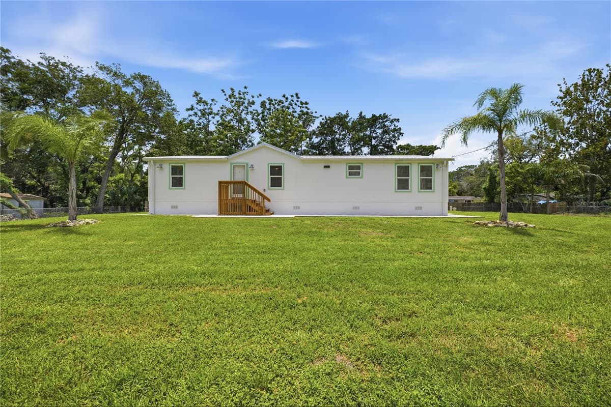 7904 CADILLAC AVENUE — photo 27 of 51
