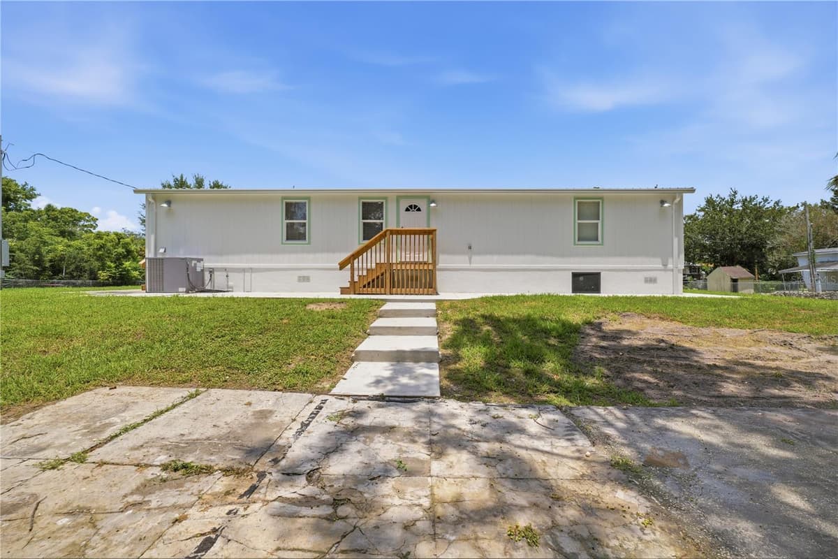 7904 CADILLAC AVENUE — photo 24 of 51