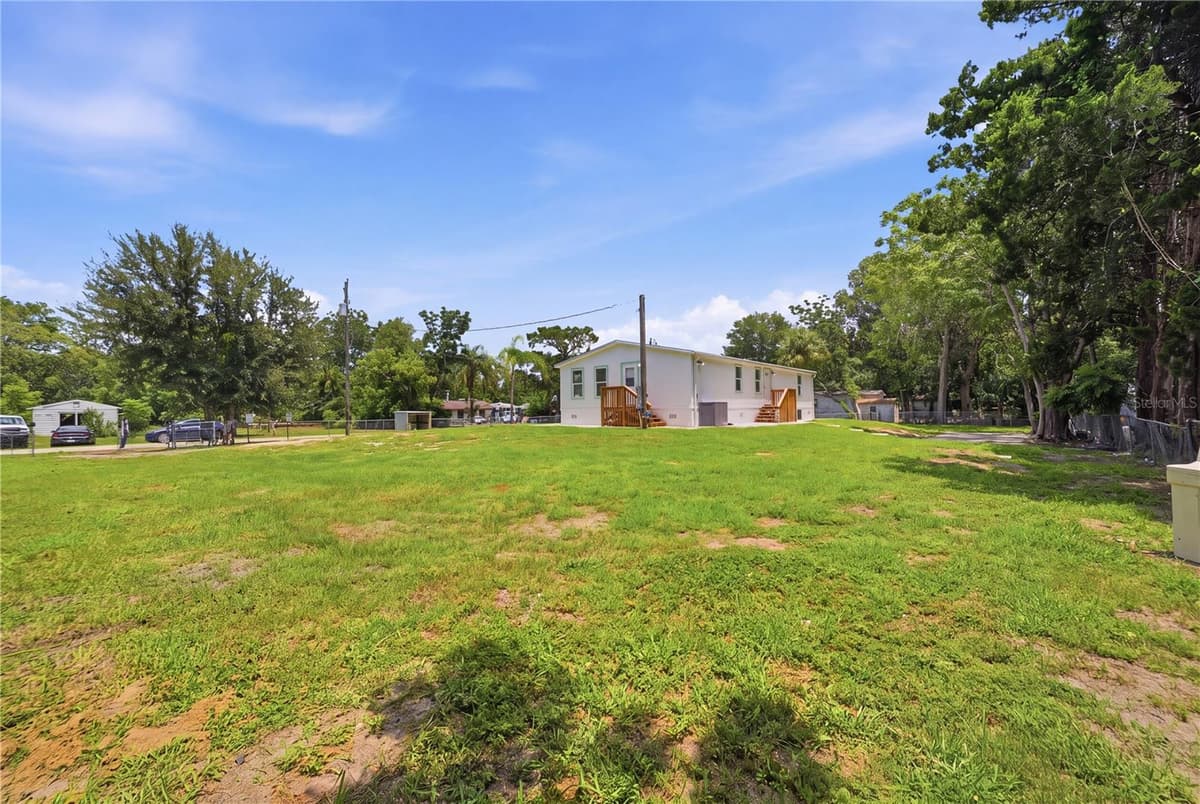 7904 CADILLAC AVENUE — photo 34 of 51