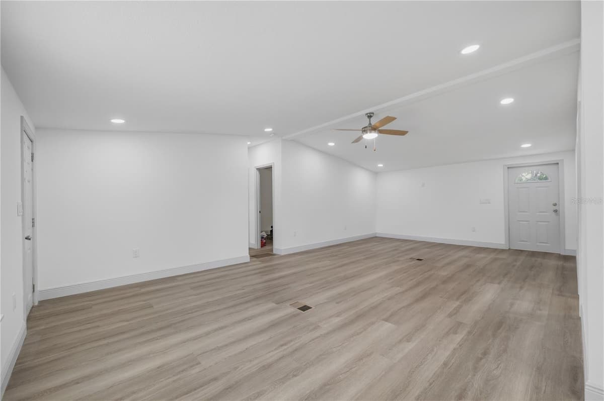 7904 CADILLAC AVENUE — photo 13 of 51