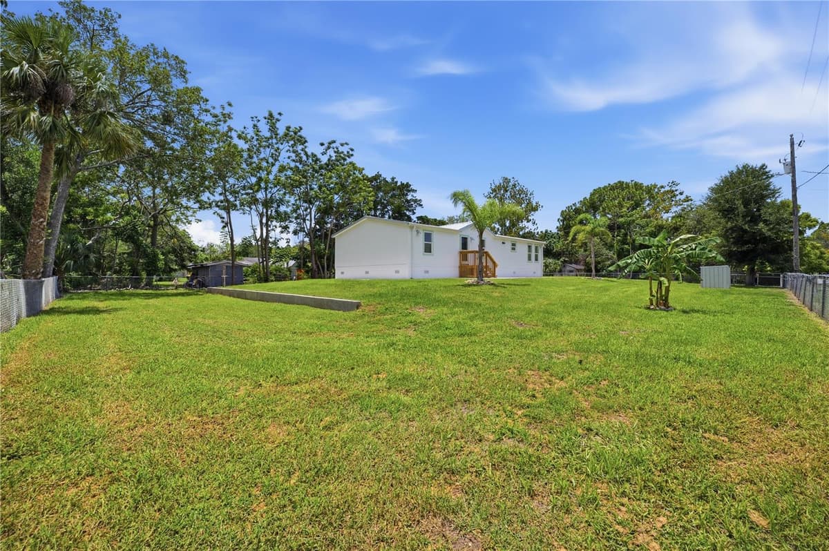 7904 CADILLAC AVENUE — photo 37 of 51