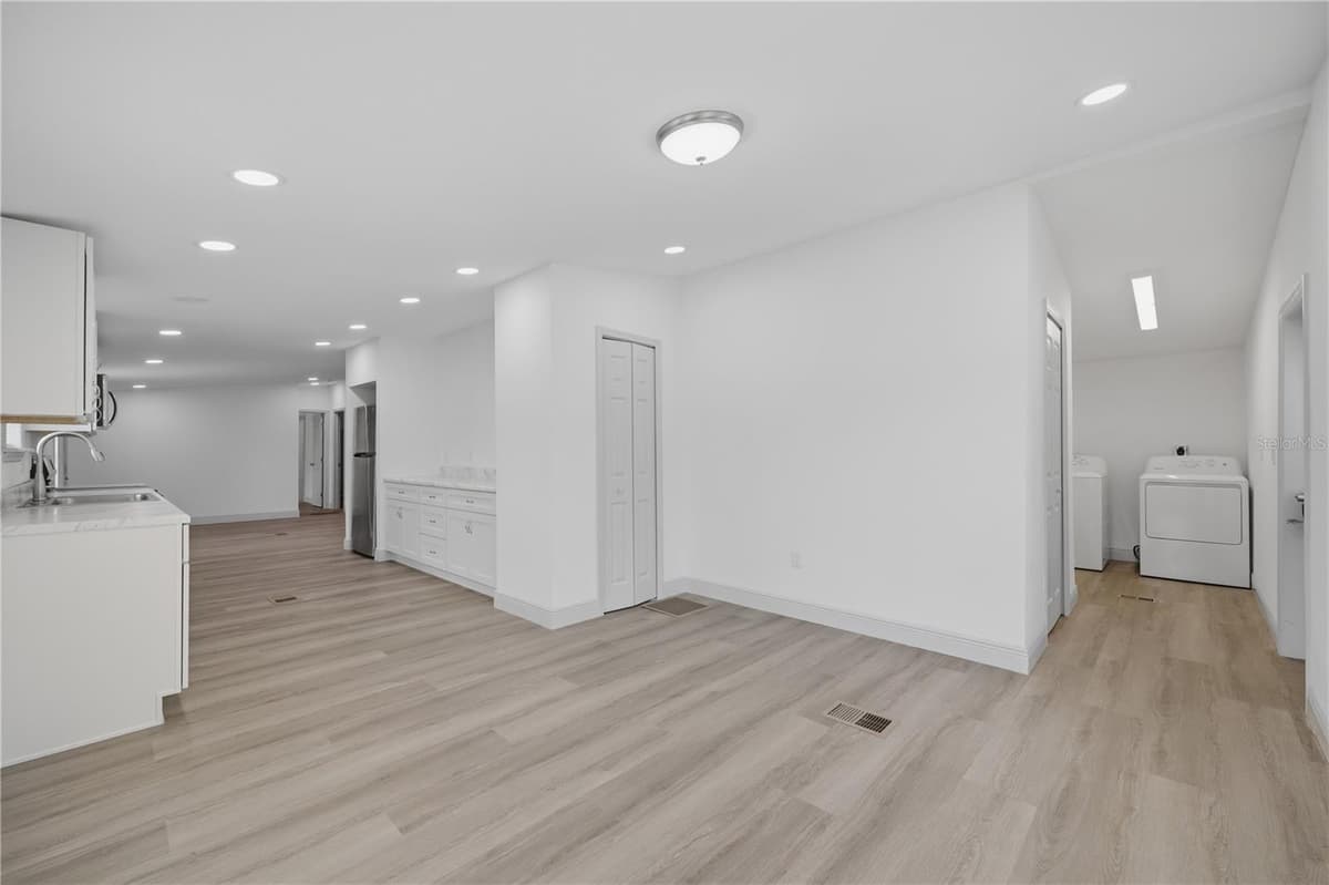 7904 CADILLAC AVENUE — photo 14 of 51