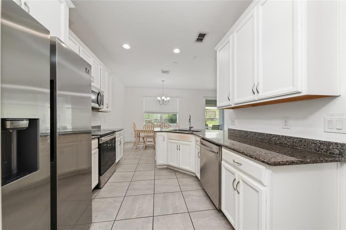 417 SAPPHIRE DRIVE — photo 13 of 34