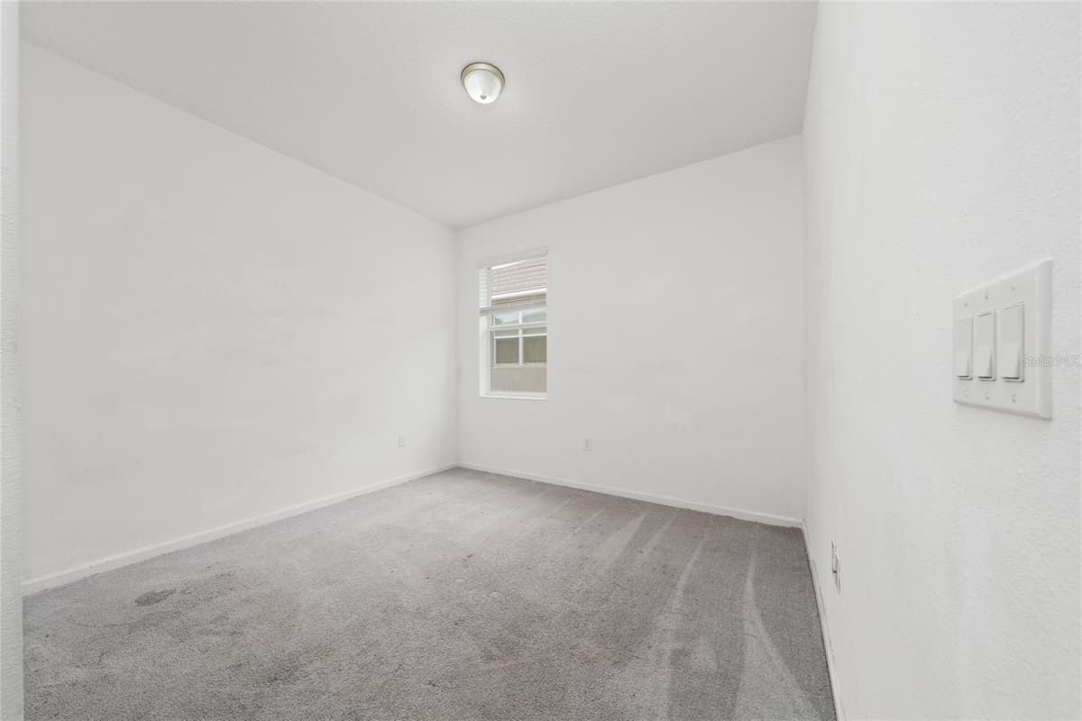 417 SAPPHIRE DRIVE — photo 3 of 34