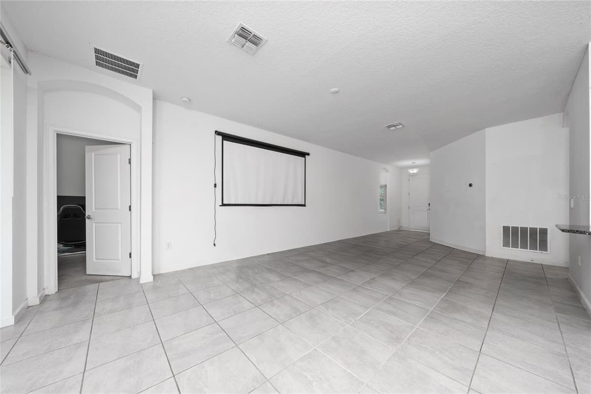 417 SAPPHIRE DRIVE — photo 11 of 34